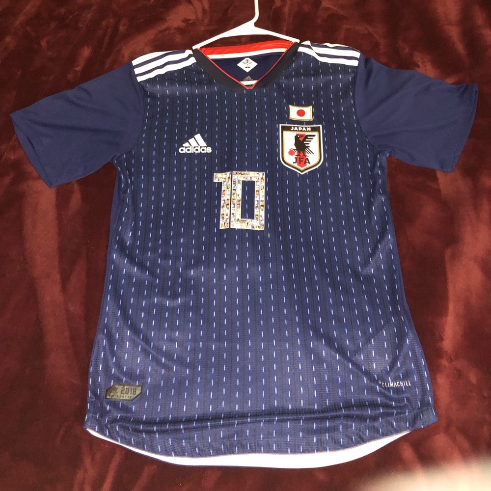 Adidas jersey sz medium ( Oliver atom japan shirt)